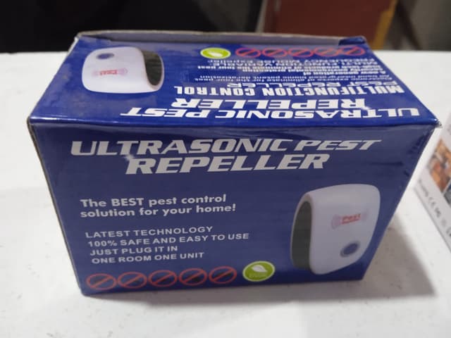 Ultrasonic pest repeller